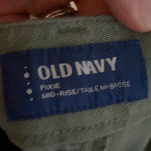 Old Navy Pixie Mid-Rise pants